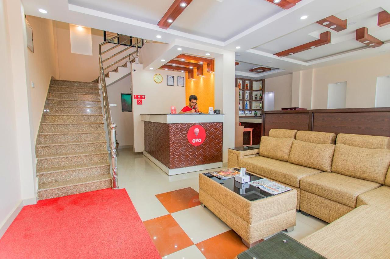 Oyo 136 Hotel Om Plaza Kathmandu Exterior foto