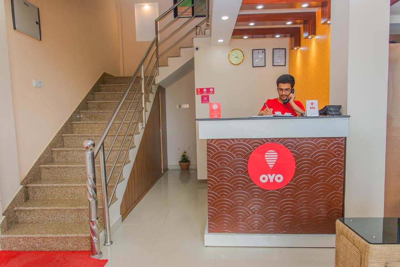 Oyo 136 Hotel Om Plaza Kathmandu Exterior foto