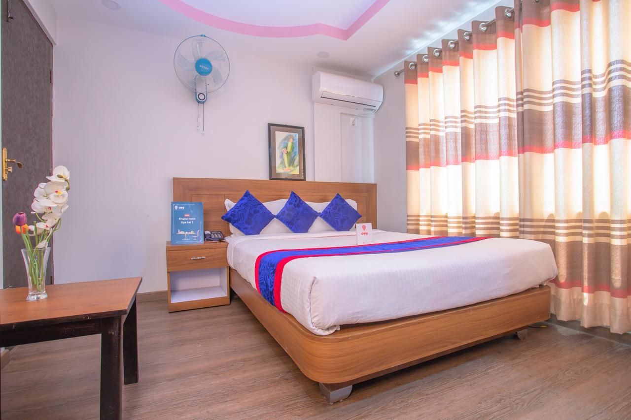 Oyo 136 Hotel Om Plaza Kathmandu Exterior foto