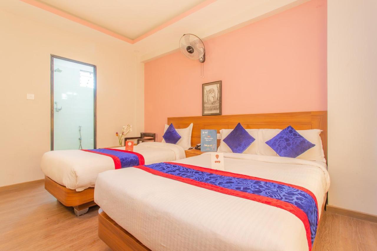 Oyo 136 Hotel Om Plaza Kathmandu Exterior foto