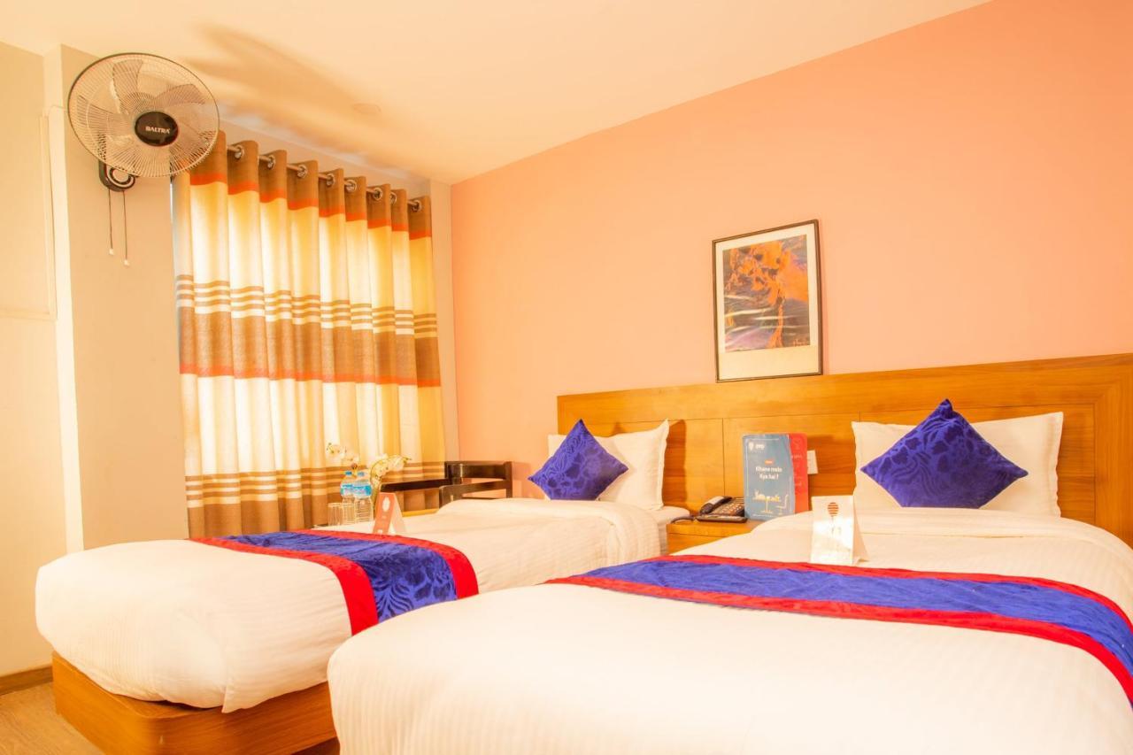 Oyo 136 Hotel Om Plaza Kathmandu Exterior foto