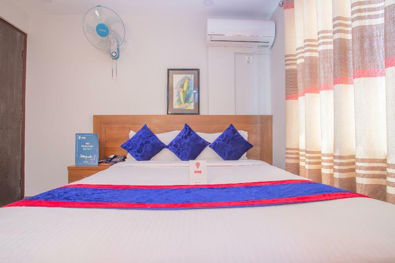 Oyo 136 Hotel Om Plaza Kathmandu Exterior foto